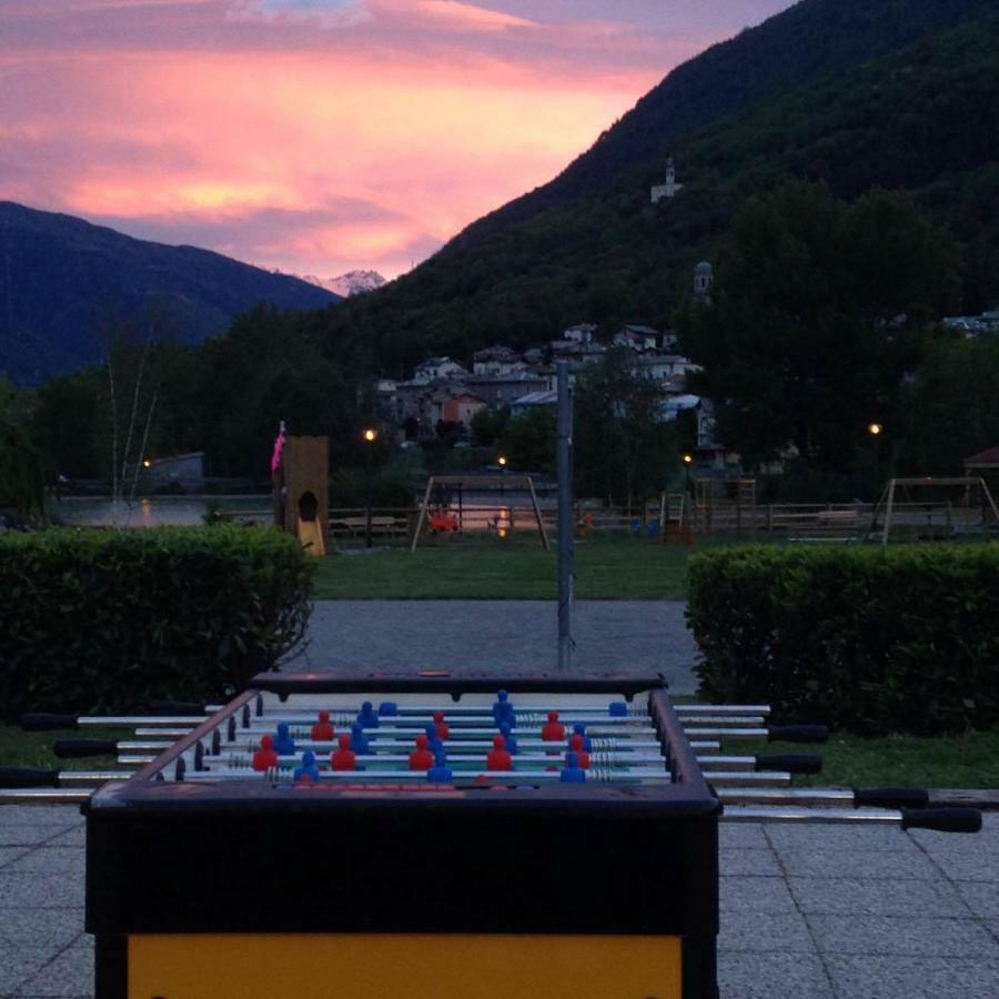 Hotel Free Hugs Mazzo di Valtellina Esterno foto
